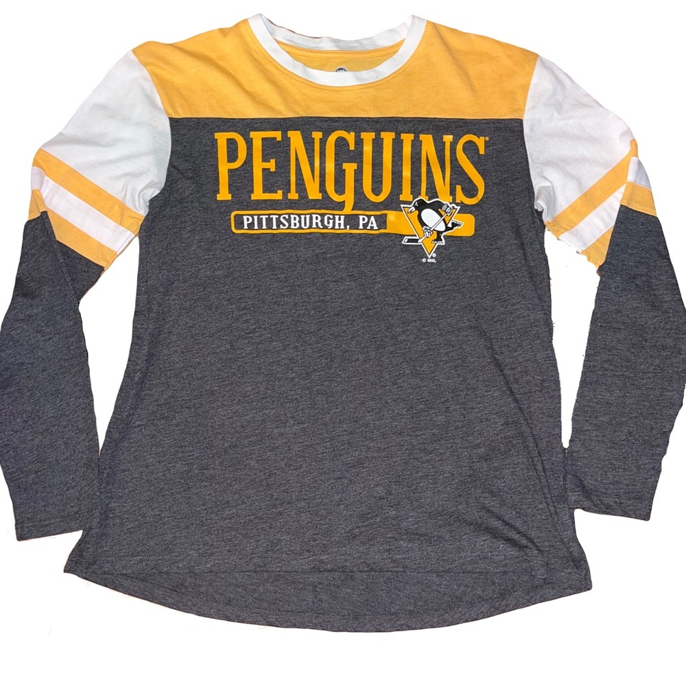 NHL Pittsburgh Penguins Retro Long Sleeve. Womens Size S (4-6). GUC.